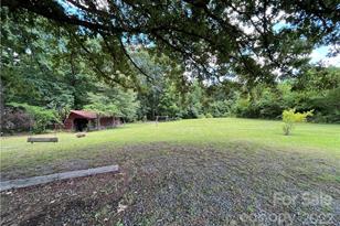 2108 Stallings Rd, Matthews, NC 28104 - Photo 7