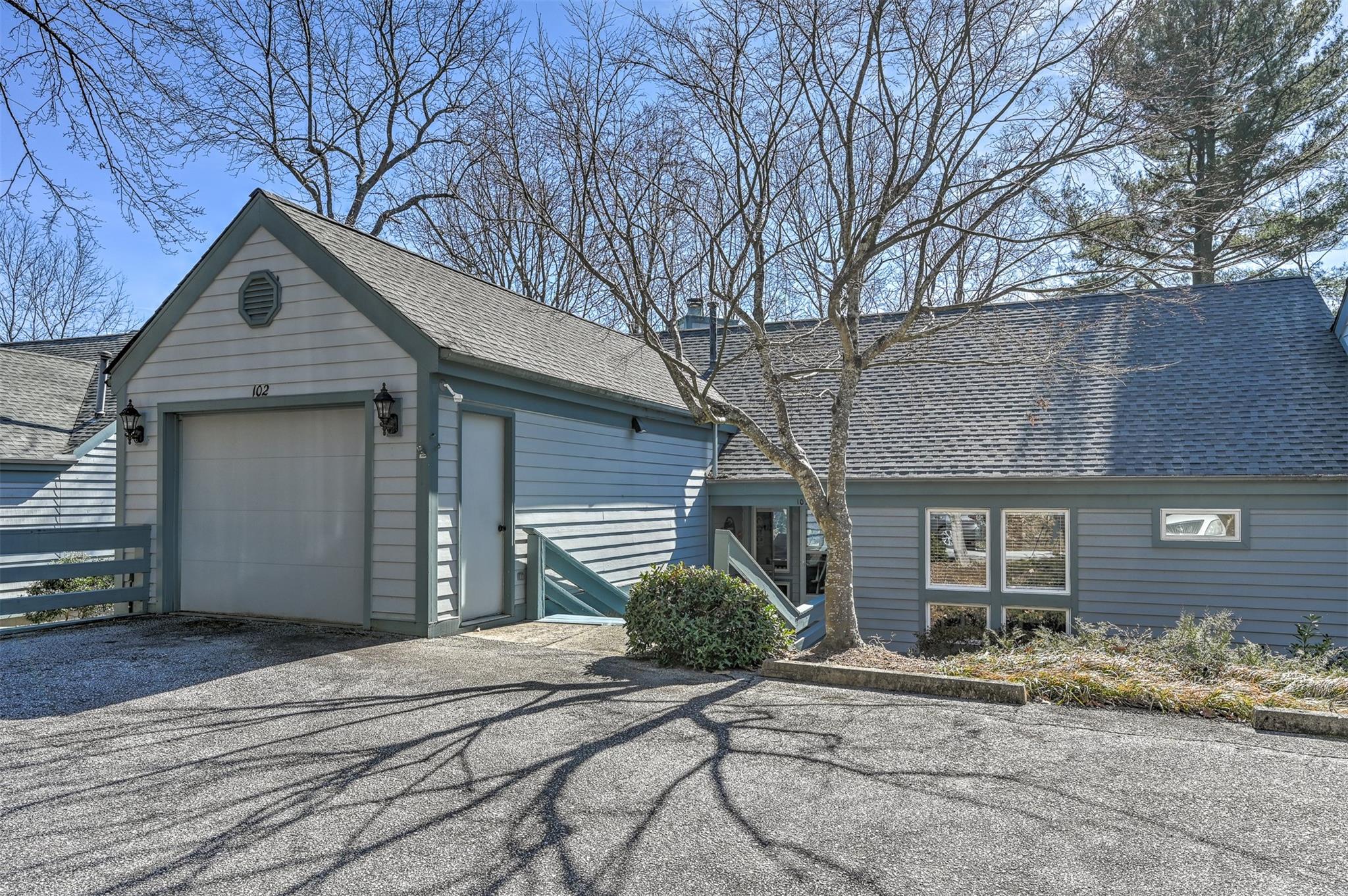 102 Sunny View Ln, Flat Rock, NC 28731 - MLS 4002701 - Coldwell Banker 102 Sunny View Ln, Flat Rock, NC 28731 - MLS 4002701 - Coldwell Banker
