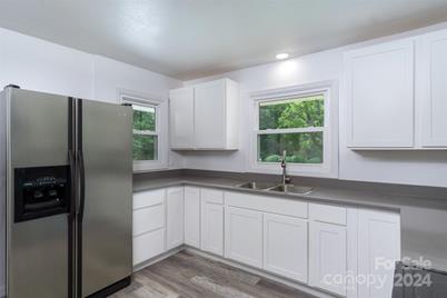 468 Deer Park Lake Road, Spruce Pine, NC 28777 - Photo 5