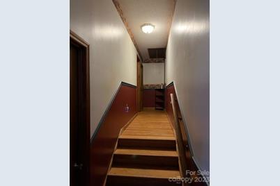 2752 Old Highway 221 None S, Marion, NC 28752 - Photo 9