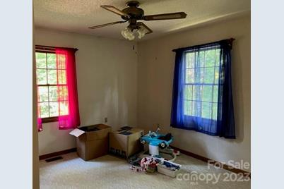 2752 Old Highway 221 None S, Marion, NC 28752 - Photo 13