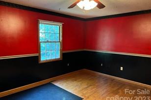 2752 Old Hwy 221 None S, Marion, NC 28752 - Photo 17