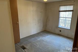 60 Shadowwood Dr, Taylorsville, NC 28681 - Photo 5