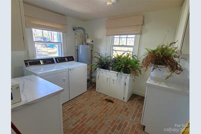 902 N Ashe Avenue, Newton, NC 28658 - Photo 25