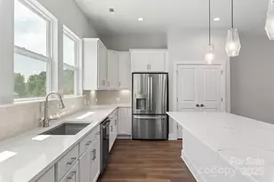 417 Prine Pl, Charlotte, NC 28213 - Photo 11