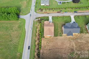 20 Maple Knl Dr, Hendersonville, NC 28792 - Photo 39