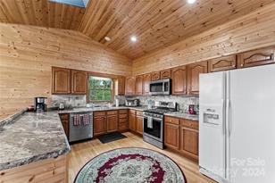 70 Moor Ln, Brevard, NC 28712 - Photo 15