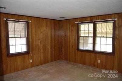 936 Davie Avenue, Statesville, NC 28677 - Photo 15