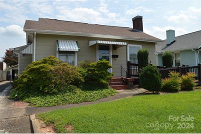 936 Davie Avenue, Statesville, NC 28677 - Photo 1