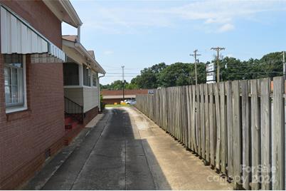 936 Davie Avenue, Statesville, NC 28677 - Photo 21