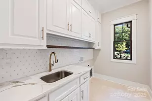 1211 Royal Prince Ct, Charlotte, NC 28211 - Photo 29