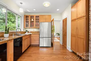 108 Lakewood Dr, Asheville, NC 28803 - Photo 11