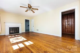 2001 McDonald Dr, Charlotte, NC 28216 - Photo 11