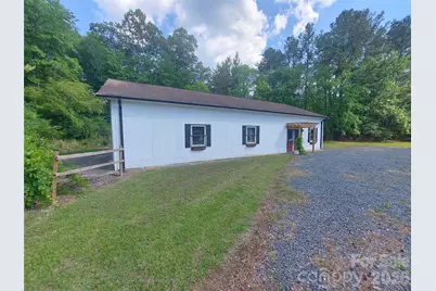 500 Julius Chambers Avenue N, Mount Gilead, NC 27306 - Photo 9
