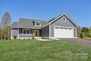 35 Haywood Pk Dr, Hendersonville, NC 28791 - Photo 7