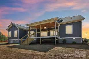 35 Haywood Pk Dr, Hendersonville, NC 28791 - Photo 3