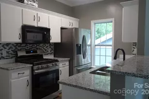 13 Cascade St, Mooresville, NC 28115 - Photo 3