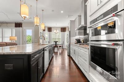 15814 Vale Ridge Drive, Charlotte, NC 28278 - Photo 11