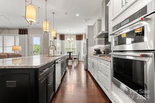 15814 Vale Ridge Dr, Charlotte, NC 28278 - Photo 11