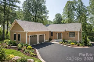 654 Hollybrook Dr, Flat Rock, NC 28731 - Photo 1