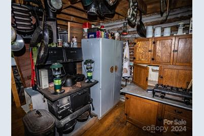 1001 Mountain Glen Road, Canton, NC 28716 - Photo 21