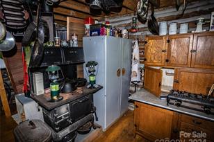 1001 Mountain Glen Rd, Canton, NC 28716 - Photo 21