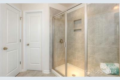 300 Creekview Road, Hendersonville, NC 28792 - Photo 21