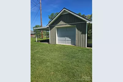 1104 Old Hwy 60 Highway, Wilkesboro, NC 28697 - Photo 17