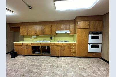 901 Ashe Avenue NW, Lenoir, NC 28645 - Photo 13