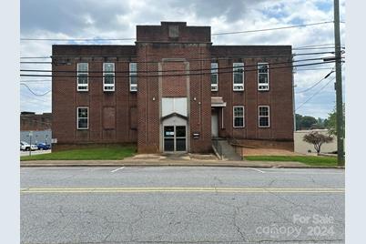 901 Ashe Avenue NW, Lenoir, NC 28645 - Photo 1