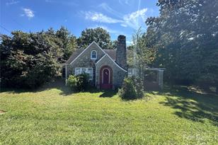 2152 N Center St, Hickory, NC 28601 - Photo 1