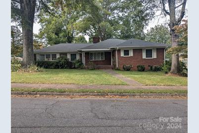 350 S Main Avenue, Newton, NC 28658 - Photo 1