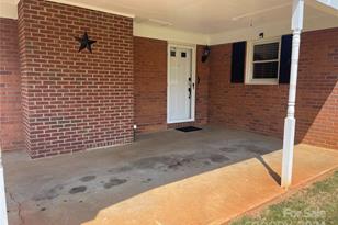 148 Westhaven St, Forest City, NC 28043 - Photo 5