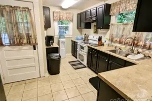 46 Tree Farm Rd, Spruce Pine, NC 28777 - Photo 3