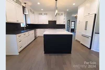 444 19th Avenue Circle NW, Hickory, NC 28601 - Photo 7