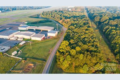 130 Aviation Drive, Statesville, NC 28677 - Photo 9