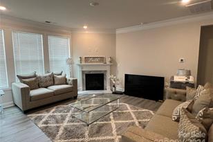 177 Rhuidean Ct, Troutman, NC 28166 - Photo 3