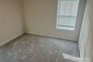 177 Rhuidean Ct, Troutman, NC 28166 - Photo 13