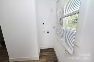 125 S Ervin Ave, Newton, NC 28658 - Photo 9