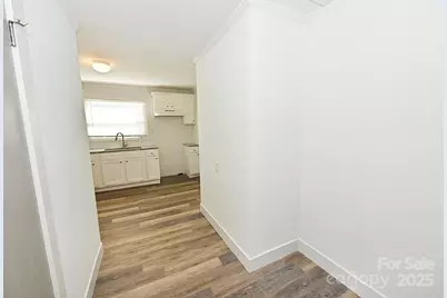 125 S Ervin Avenue, Newton, NC 28658 - Photo 23