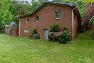 1000 Mountain View Church Rd, Zirconia, NC 28790 - Photo 21