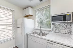 1101 E Morehead St, Charlotte, NC 28204 - Photo 9