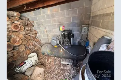 2140 US 70 Highway, Connelly Springs, NC 28612 - Photo 17