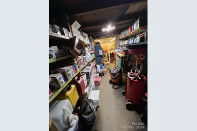 2140 US 70 Highway, Connelly Springs, NC 28612 - Photo 9