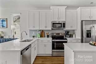 204 MONARCH Crk Ln, Charlotte, NC 28206 - Photo 9