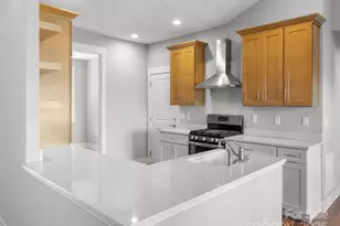 2637 Bowden Ln, Hendersonville, NC 28792 - Photo 11