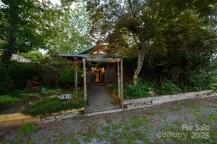 33 Summit Ln, Newland, NC 28657 - Photo 19