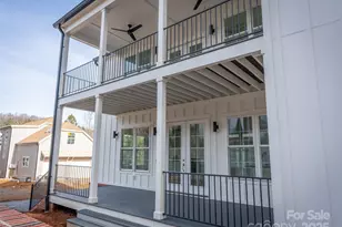 24 Skyvue Ct, Saluda, NC 28773 - Photo 1