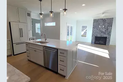 405 19th Avenue Circle NW, Hickory, NC 28601 - Photo 7