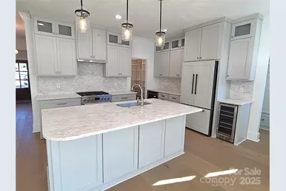 405 19th Avenue Circle NW, Hickory, NC 28601 - Photo 5